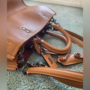 Coach Rogue 30 1941 Butterscotch